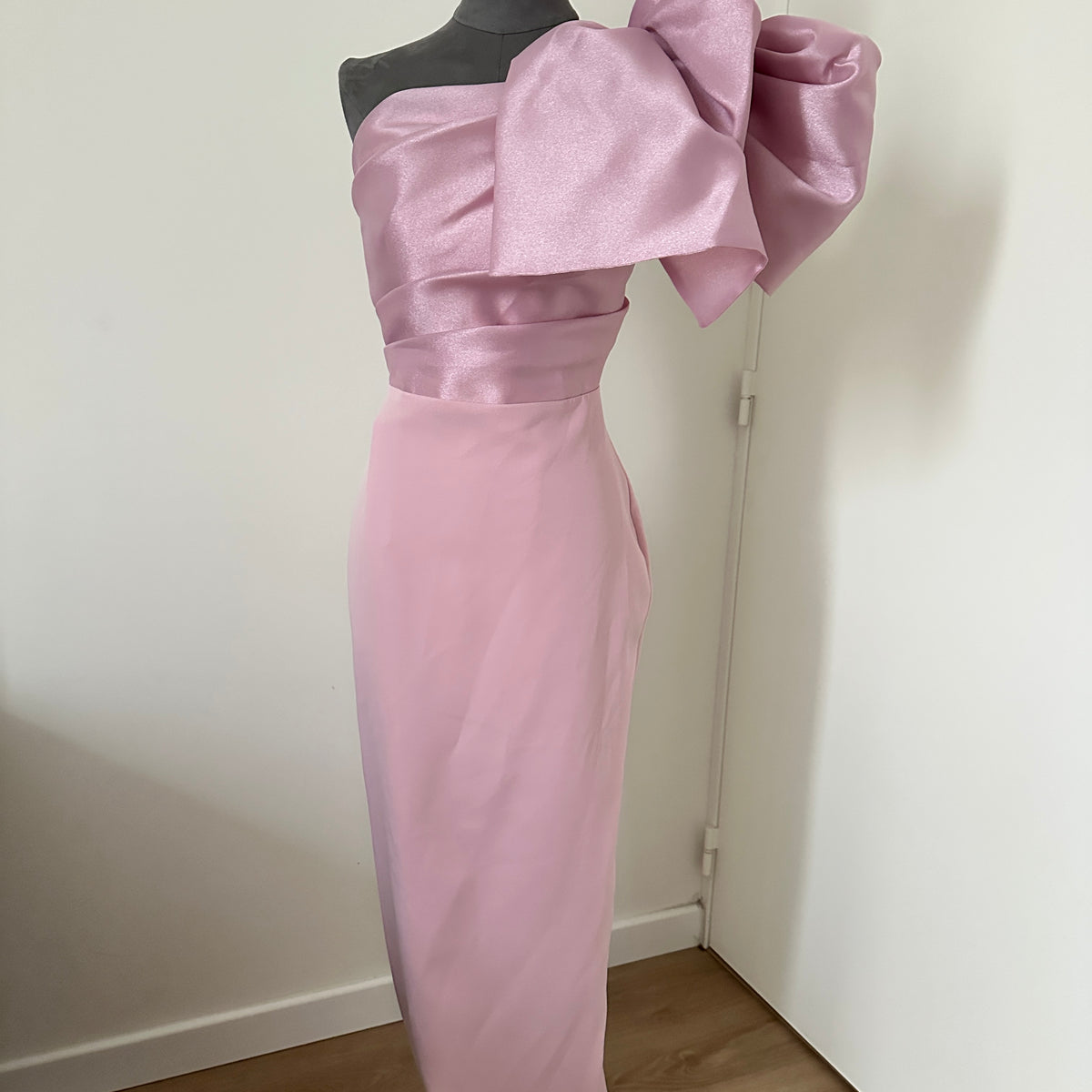 Robe maxi épaule - tissu crêpe