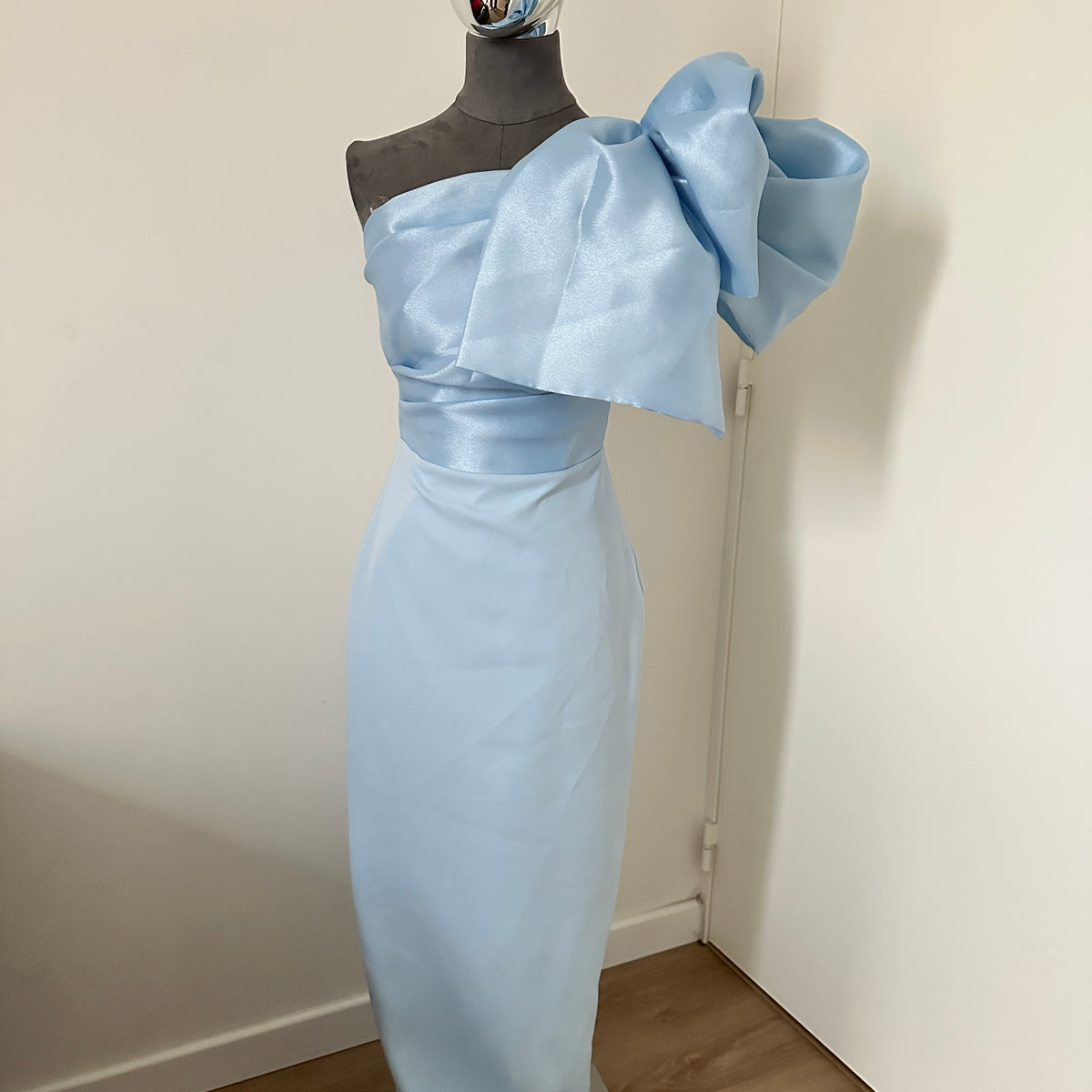 Robe maxi épaule - tissu crêpe