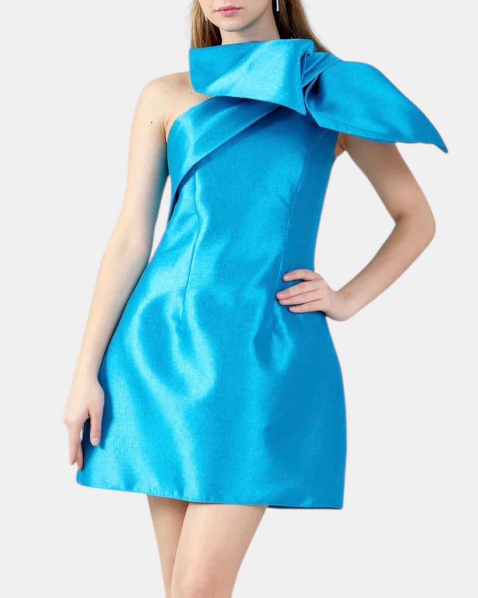 Robe élégante trapèze courte , épaule bouffante