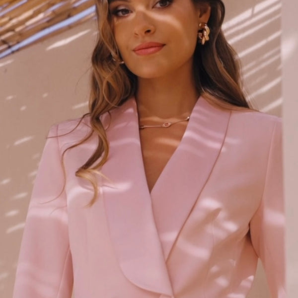 Smoking rose femme Ensemble cintré satiné double boutonnage